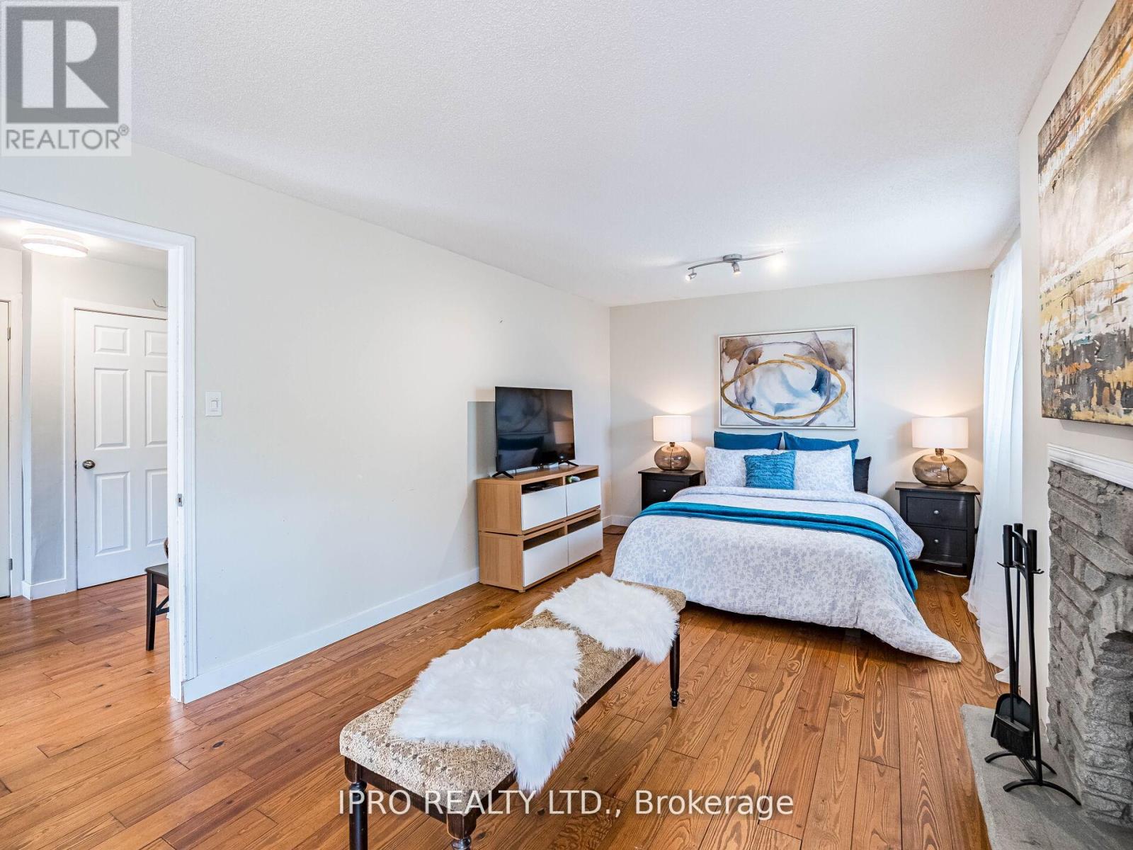 3525 Burningelm Crescent, Mississauga (Applewood), Ontario  L4Y 3L2 - Photo 24 - W12219084