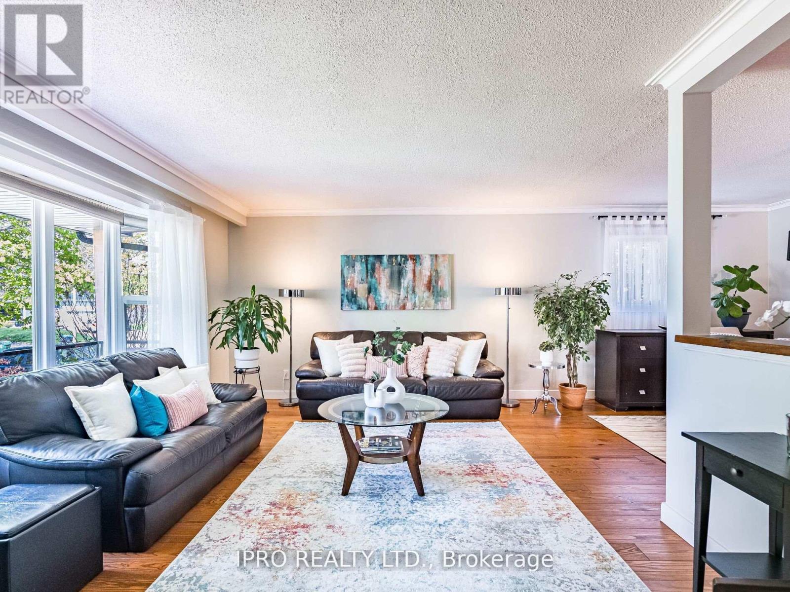 3525 Burningelm Crescent, Mississauga (Applewood), Ontario  L4Y 3L2 - Photo 8 - W12219084