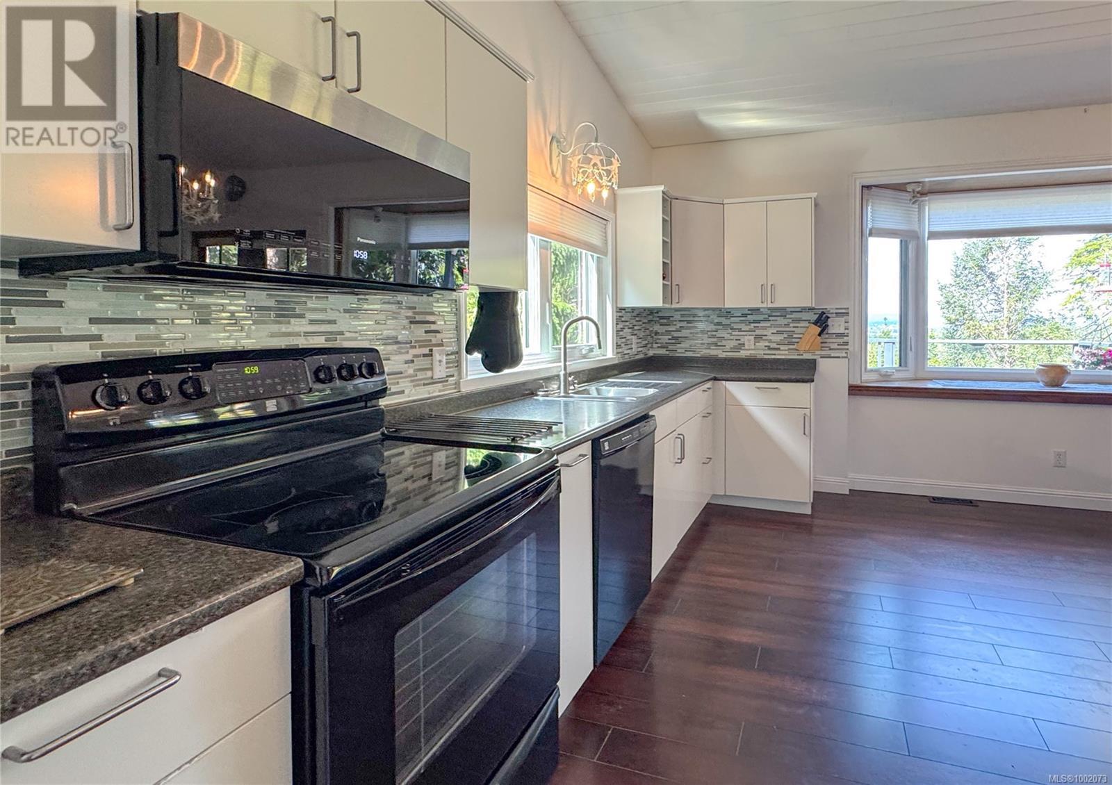 1105 Pat Burns Ave, Gabriola Island, British Columbia  V0R 1X2 - Photo 6 - 1002073