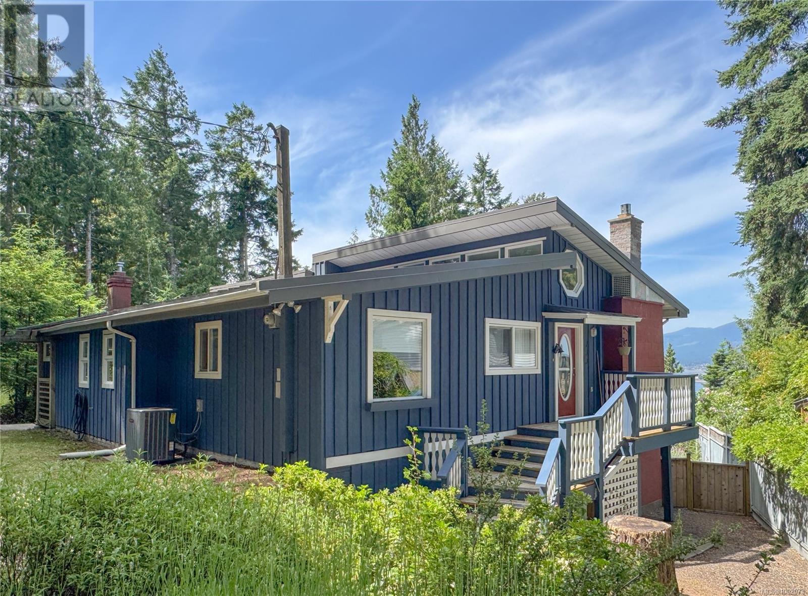1105 Pat Burns Ave, Gabriola Island, British Columbia