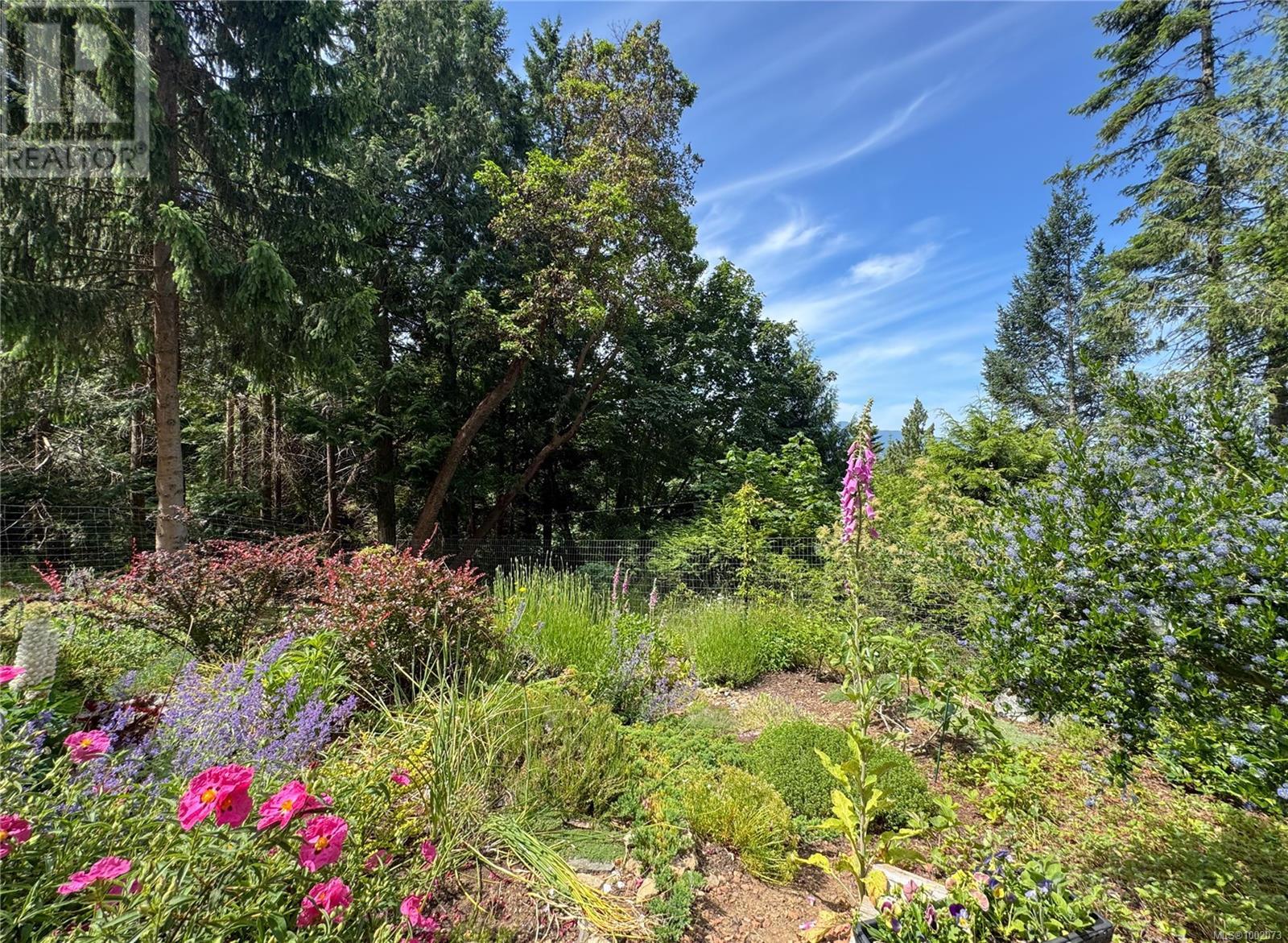 1105 Pat Burns Ave, Gabriola Island, British Columbia  V0R 1X2 - Photo 34 - 1002073