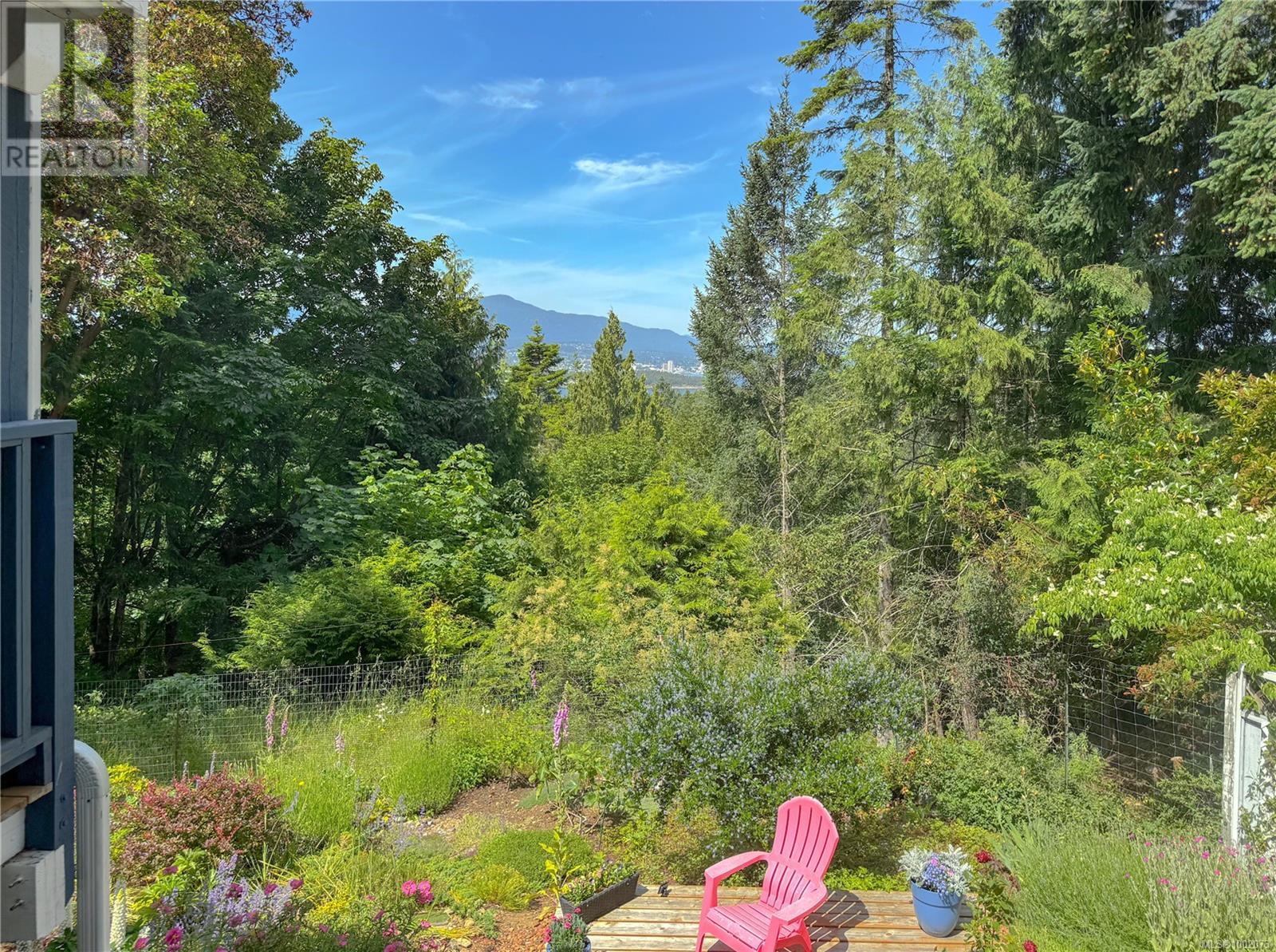 1105 Pat Burns Ave, Gabriola Island, British Columbia  V0R 1X2 - Photo 2 - 1002073