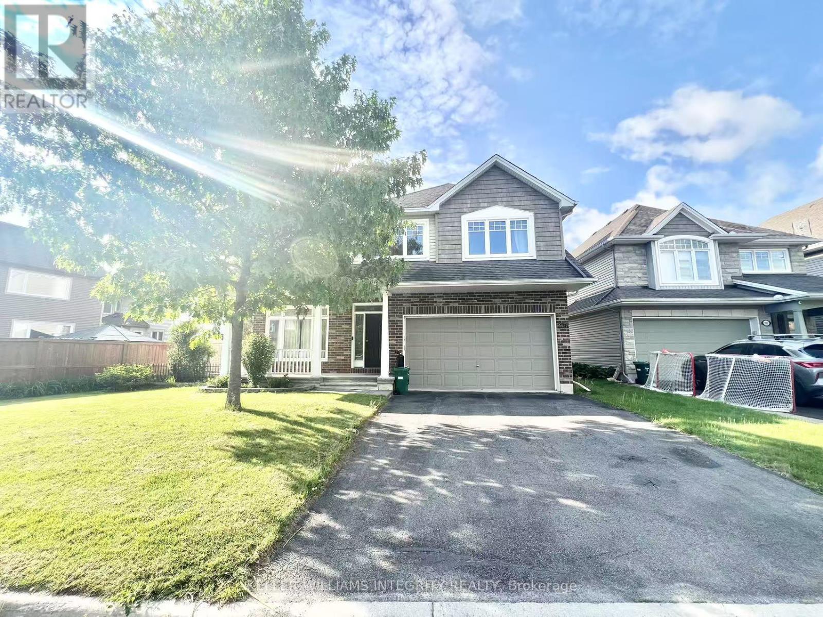236 GRACEWOOD CRESCENT, Ottawa, Ontario