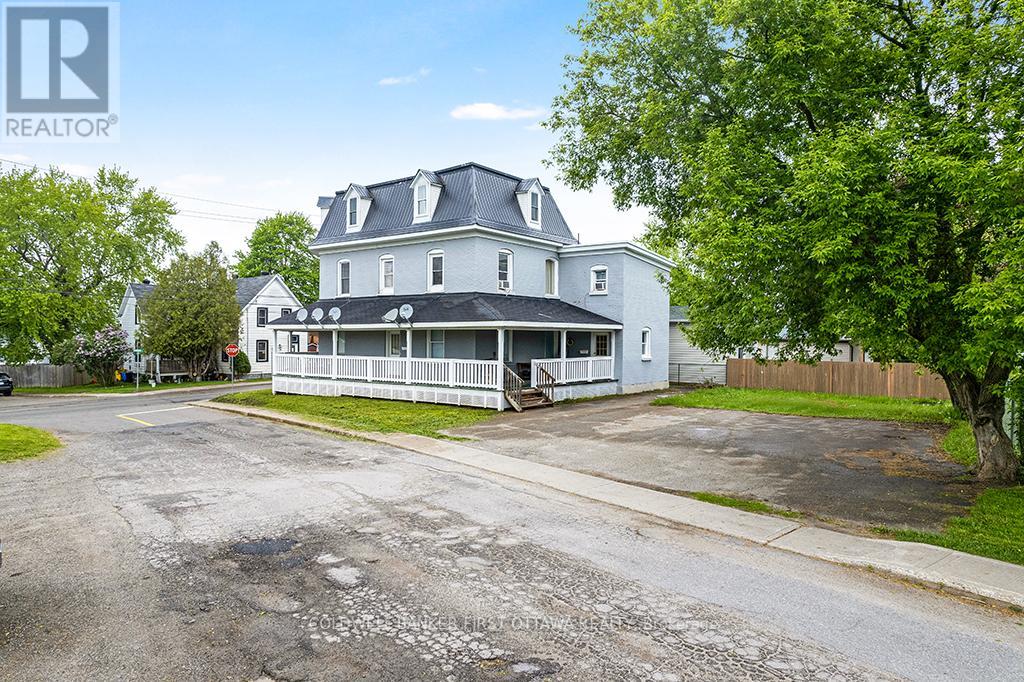 151 CHAMBERS STREET, Smiths Falls, Ontario