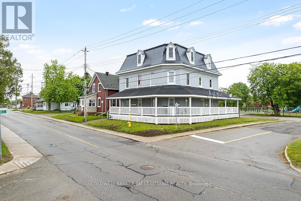 151 Chambers Street, Smiths Falls, Ontario  K7A 2Z5 - Photo 5 - X12219098