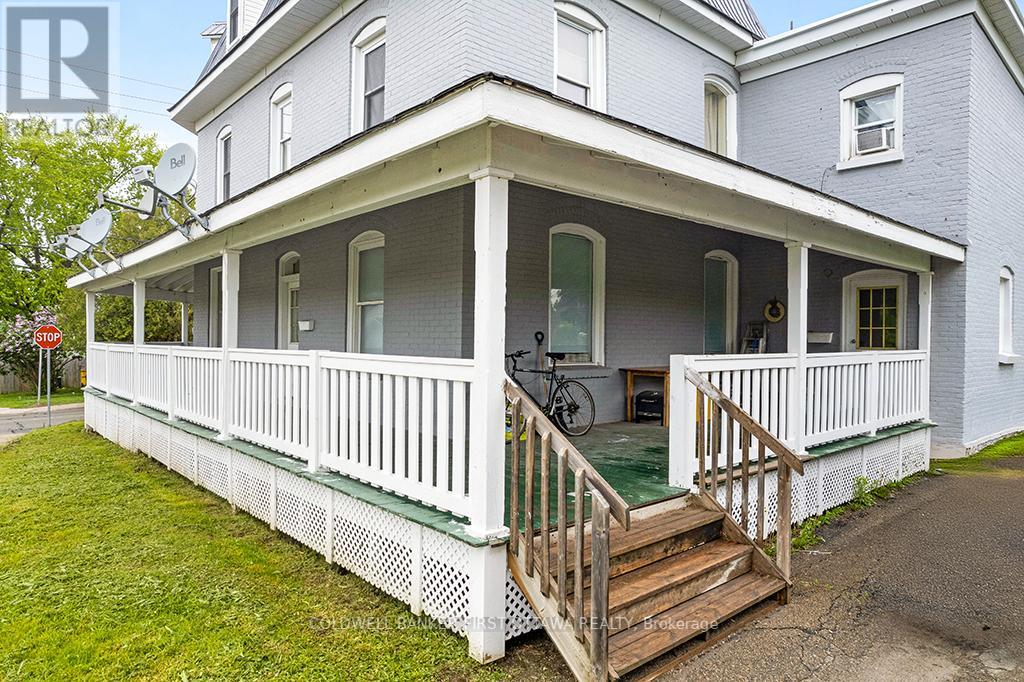 151 Chambers Street, Smiths Falls, Ontario  K7A 2Z5 - Photo 9 - X12219098