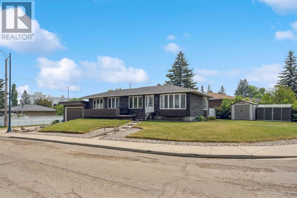 25 Manor Road SW, calgary, Alberta
