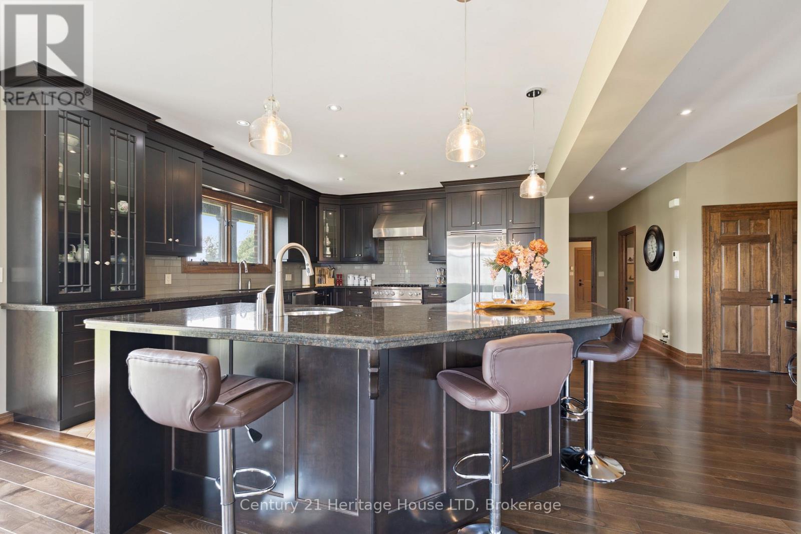 12679 Niagara Parkway, Niagara Falls, Ontario  L2E 6S6 - Photo 10 - X12219049