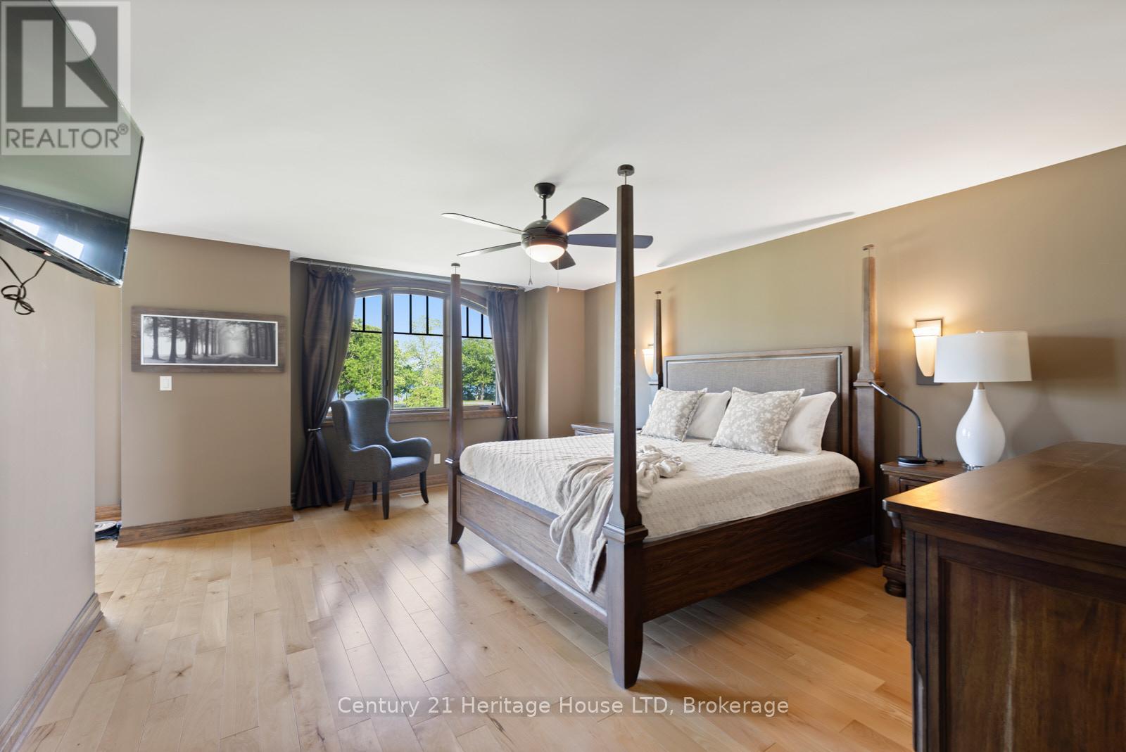 12679 Niagara Parkway, Niagara Falls, Ontario  L2E 6S6 - Photo 13 - X12219049