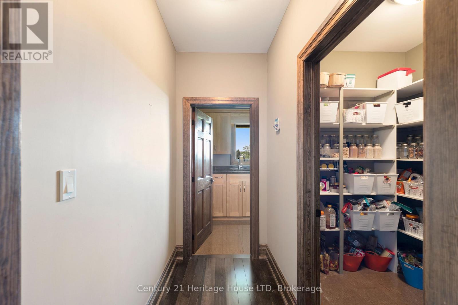 12679 Niagara Parkway, Niagara Falls, Ontario  L2E 6S6 - Photo 32 - X12219049