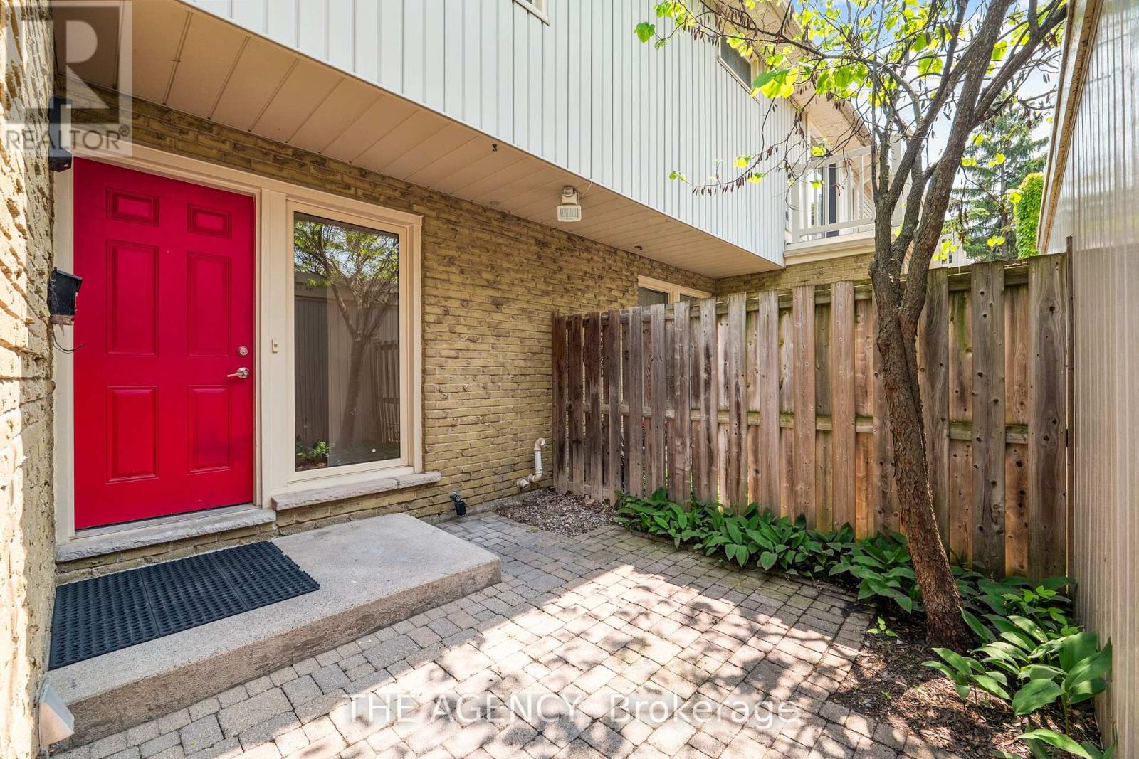 27 Wilsonview Avenue, Guelph, Ontario  N1G 2W5 - Photo 2 - X12217710