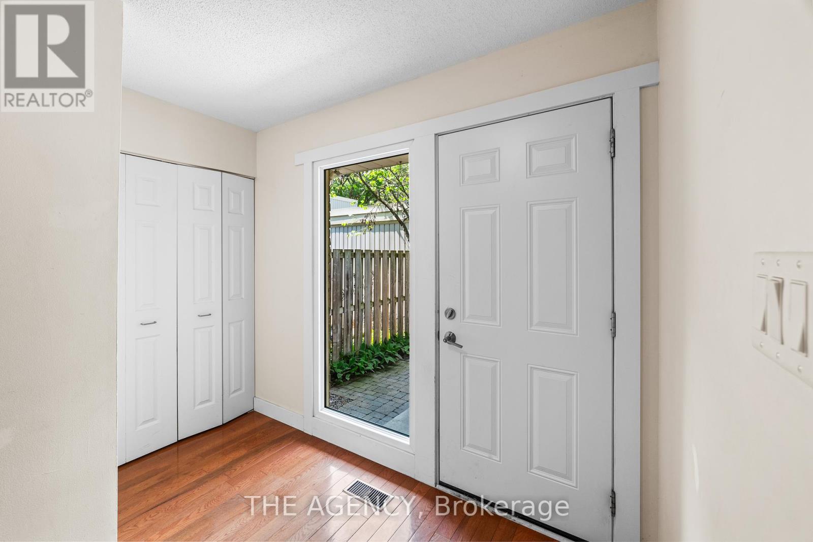 27 Wilsonview Avenue, Guelph, Ontario  N1G 2W5 - Photo 3 - X12217710