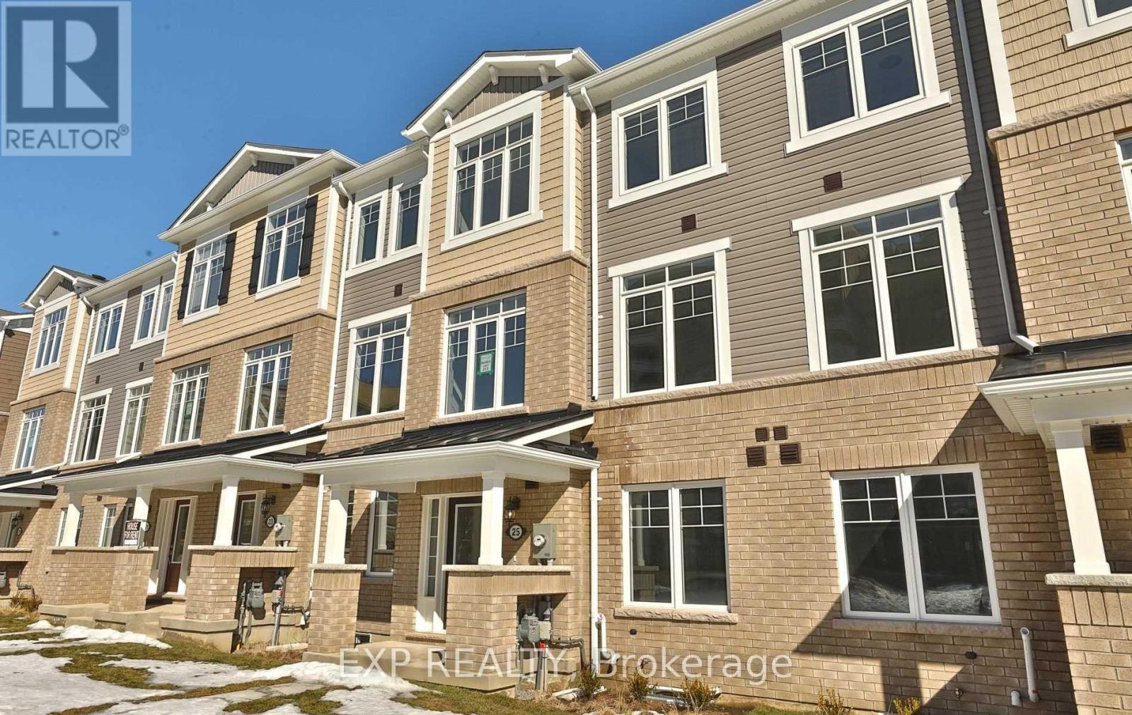 25 Canoe Lane, Hamilton, Ontario  L8K 0A3 - Photo 3 - X12218770