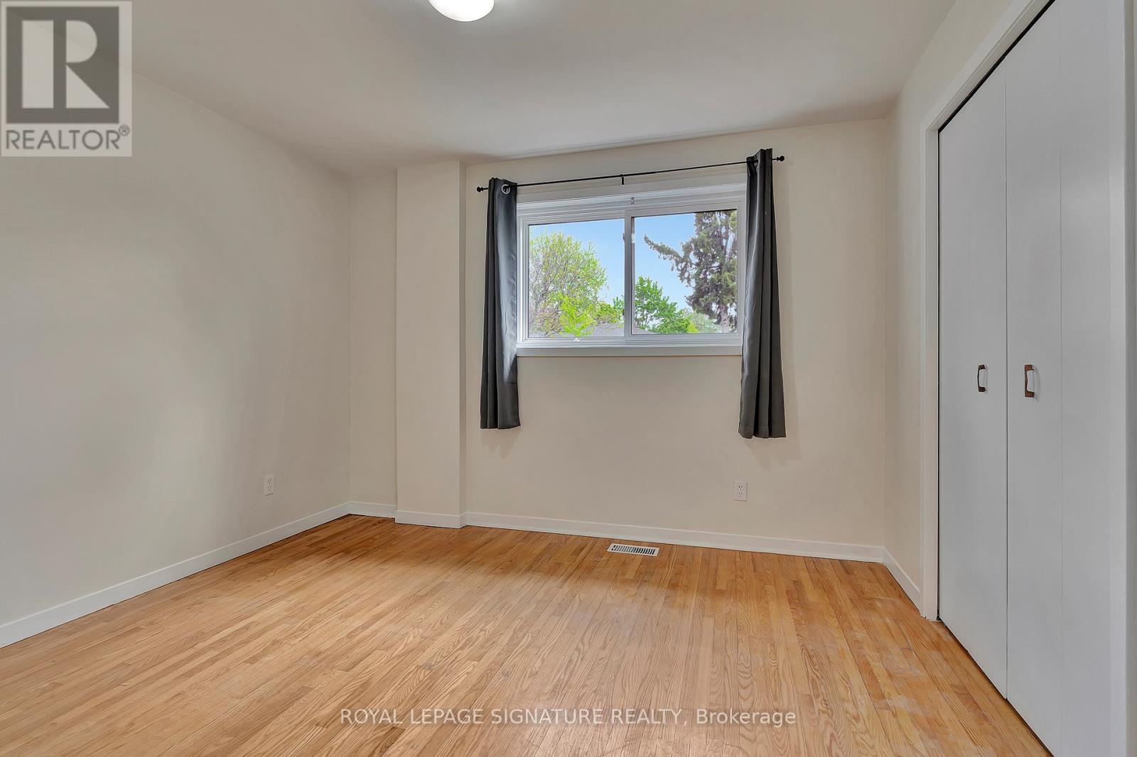 186 Cedarbrae Avenue, Waterloo, Ontario  N2L 4S5 - Photo 23 - X12218802