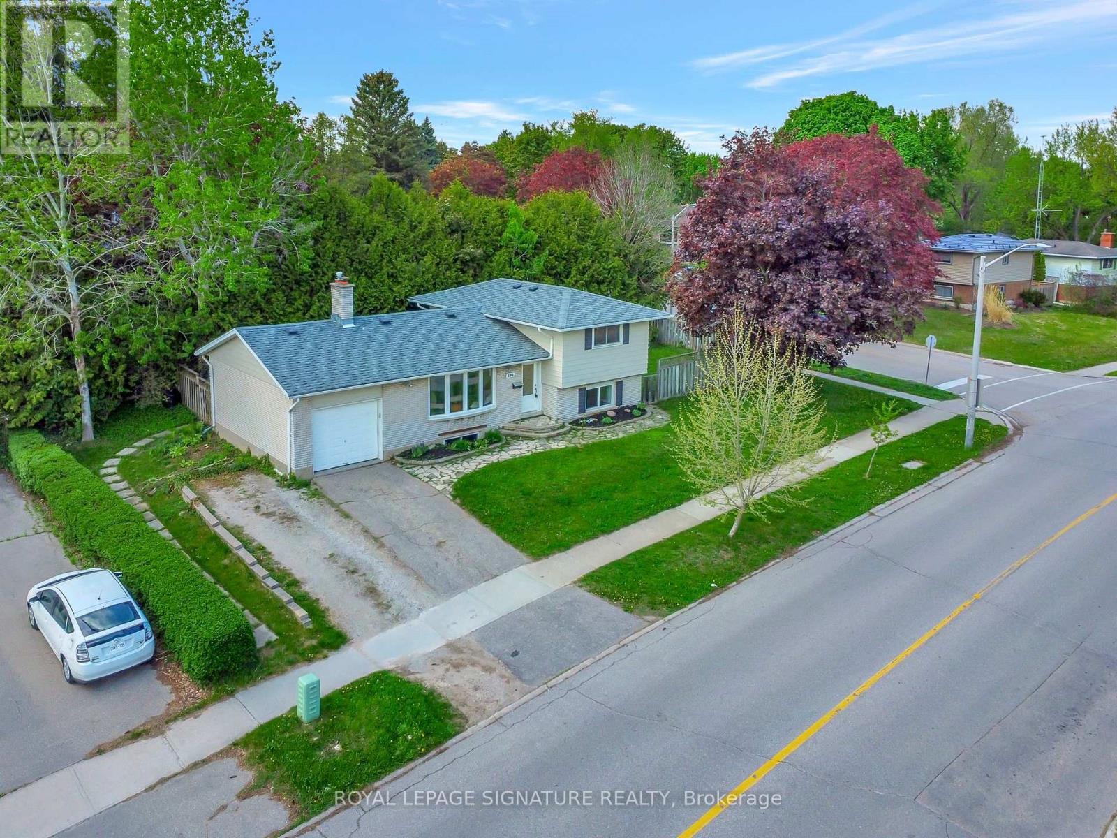 186 Cedarbrae Avenue, Waterloo, Ontario  N2L 4S5 - Photo 35 - X12218802