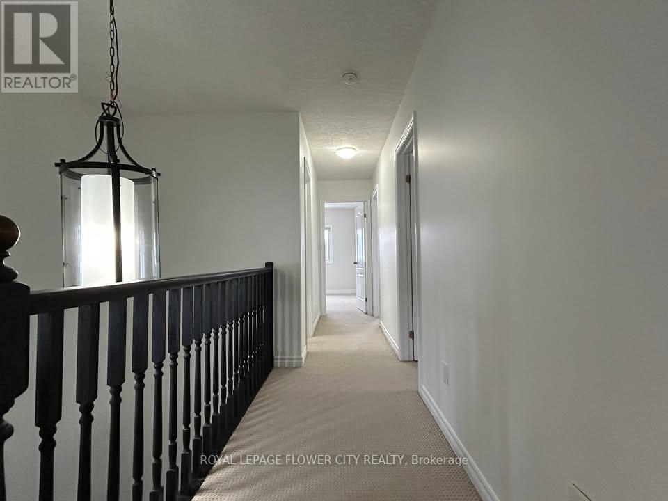 956 Bianca Court, Kitchener, Ontario  N2R 1Y8 - Photo 8 - X12218822
