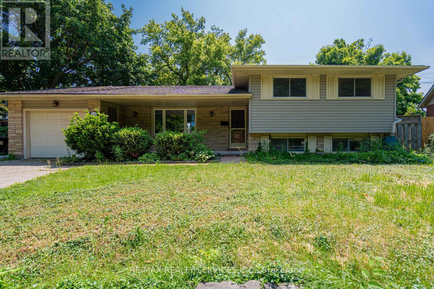 285 THORNCREST DRIVE, Waterloo, Ontario
