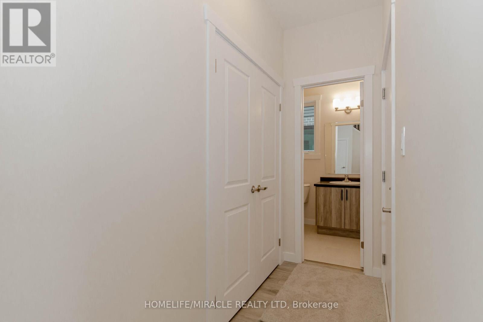 40 Moon Crescent, Cambridge, Ontario  N1S 0C4 - Photo 24 - X12218875