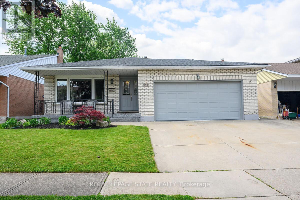 4 BING CRESCENT, Hamilton, Ontario