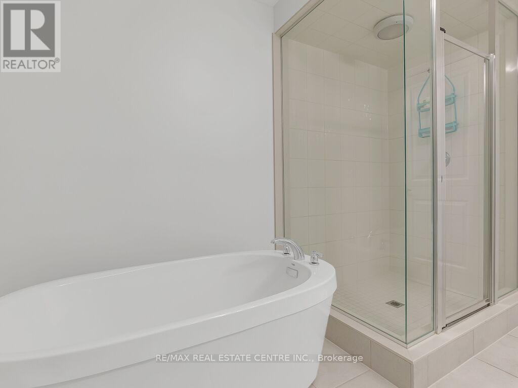30 Grassbourne Avenue, Kitchener, Ontario  N2R 0R1 - Photo 24 - X12218905
