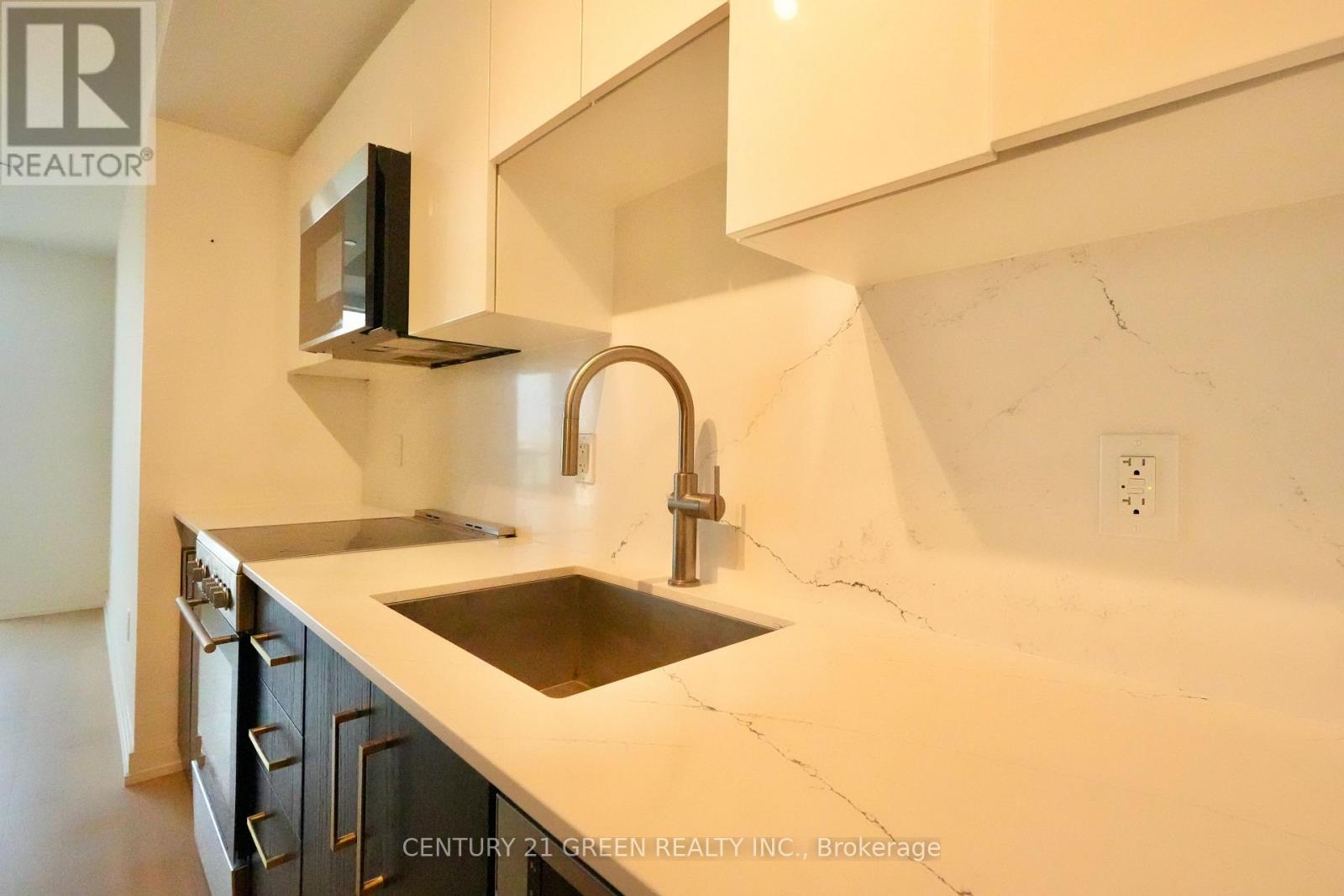 703 - 15 Wellington Street S, Kitchener, Ontario  N2G 0E4 - Photo 8 - X12218956