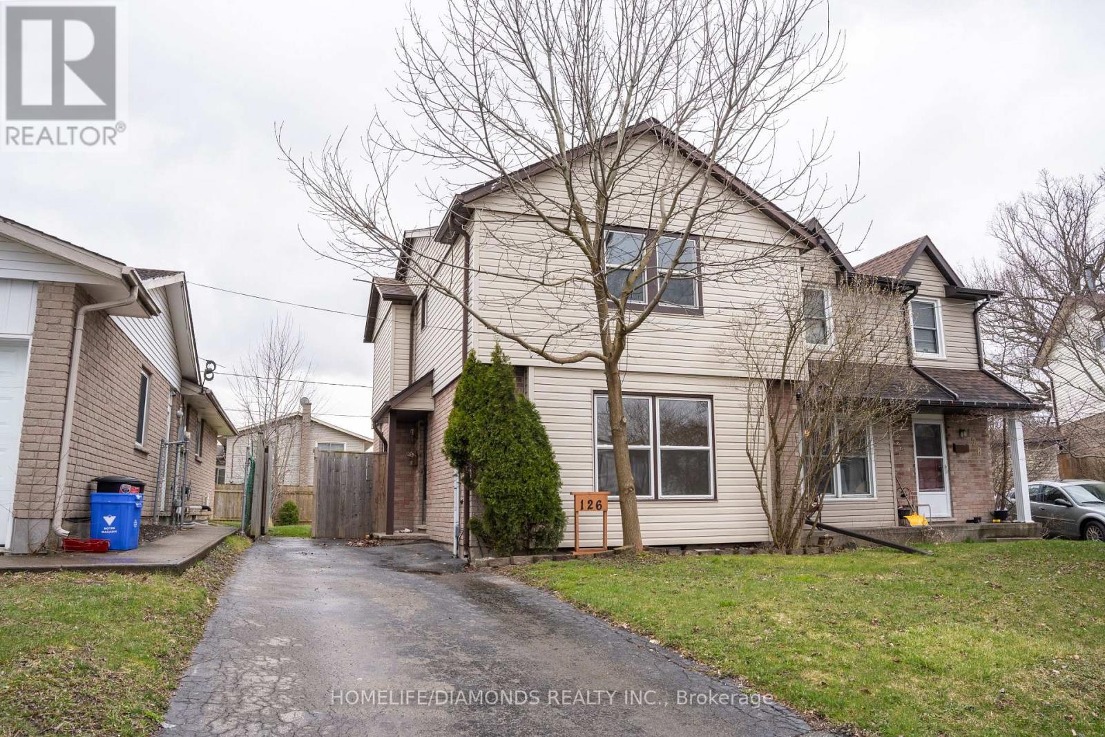 126 Northgate Drive, Welland (N. Welland), Ontario  L3C 5Y5 - Photo 2 - X12218985