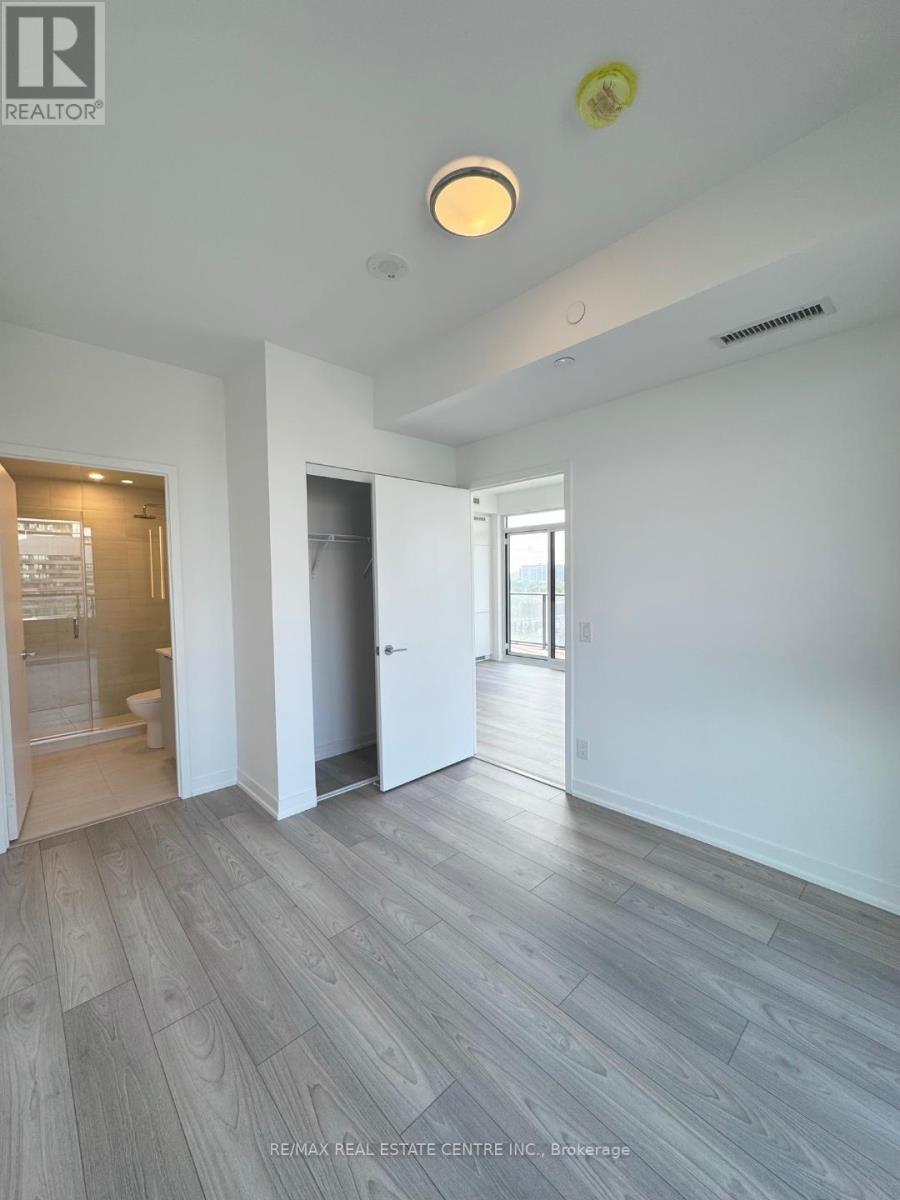 907 - 285 Dufferin Street, Toronto, Ontario  M6K 1Z7 - Photo 14 - W12210401