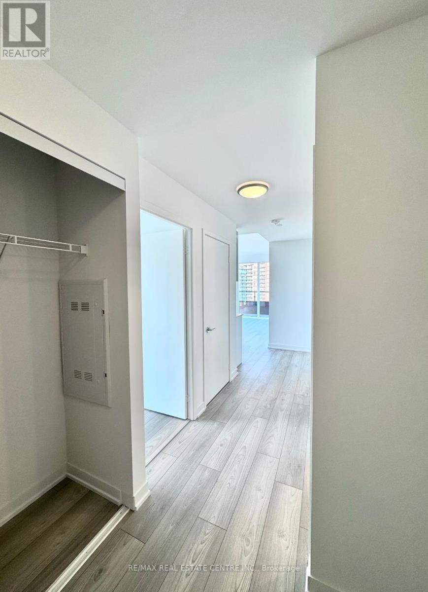 907 - 285 Dufferin Street, Toronto, Ontario  M6K 1Z7 - Photo 4 - W12210401