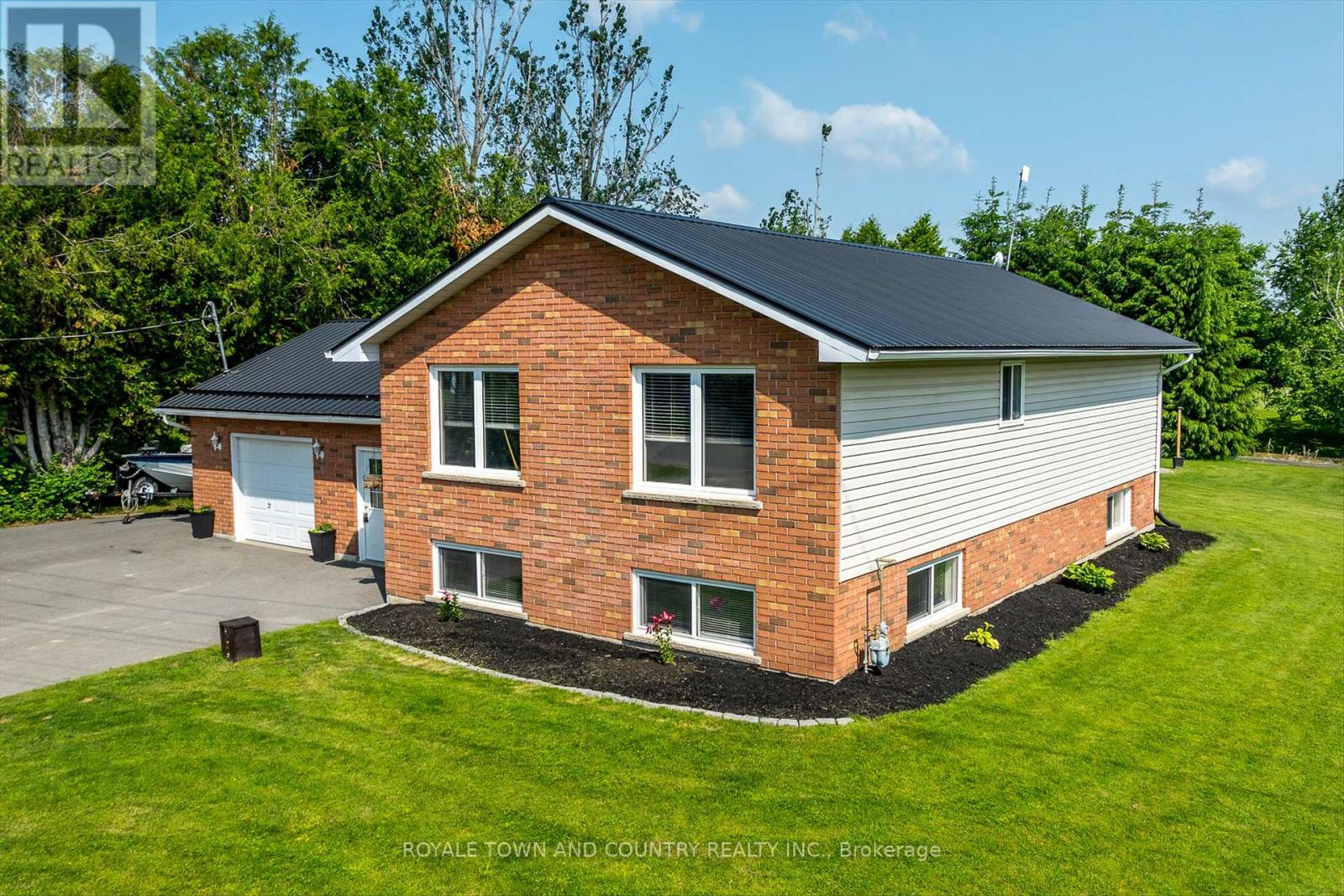 929 Cottingham Road, Kawartha Lakes, Ontario  K0L 2N0 - Photo 2 - X12071202