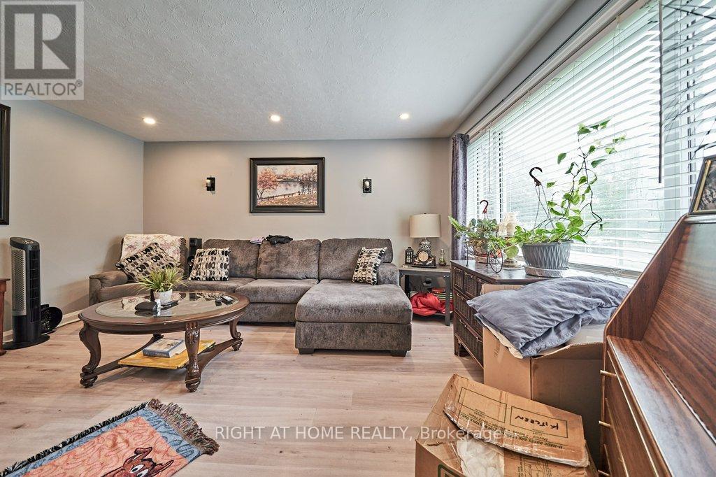 202 Cadillac Avenue S, Oshawa (Central), Ontario  L1H 5Z7 - Photo 2 - E12219112
