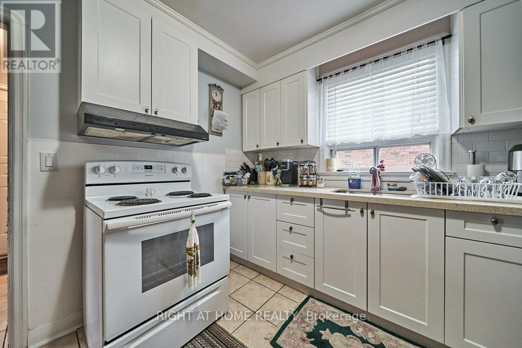 202 Cadillac Avenue S, Oshawa (Central), Ontario  L1H 5Z7 - Photo 3 - E12219112