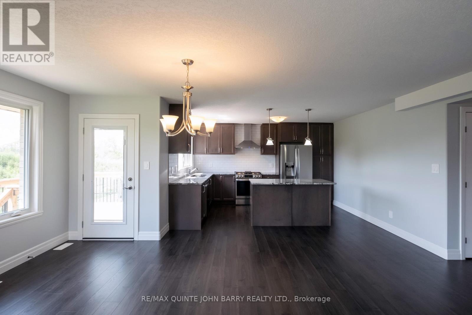 49 Lanark Drive, Belleville (Belleville Ward), Ontario  K8N 0G8 - Photo 13 - X12219094