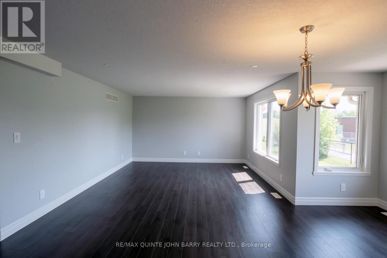 49 Lanark Drive, Belleville (Belleville Ward), Ontario  K8N 0G8 - Photo 15 - X12219094