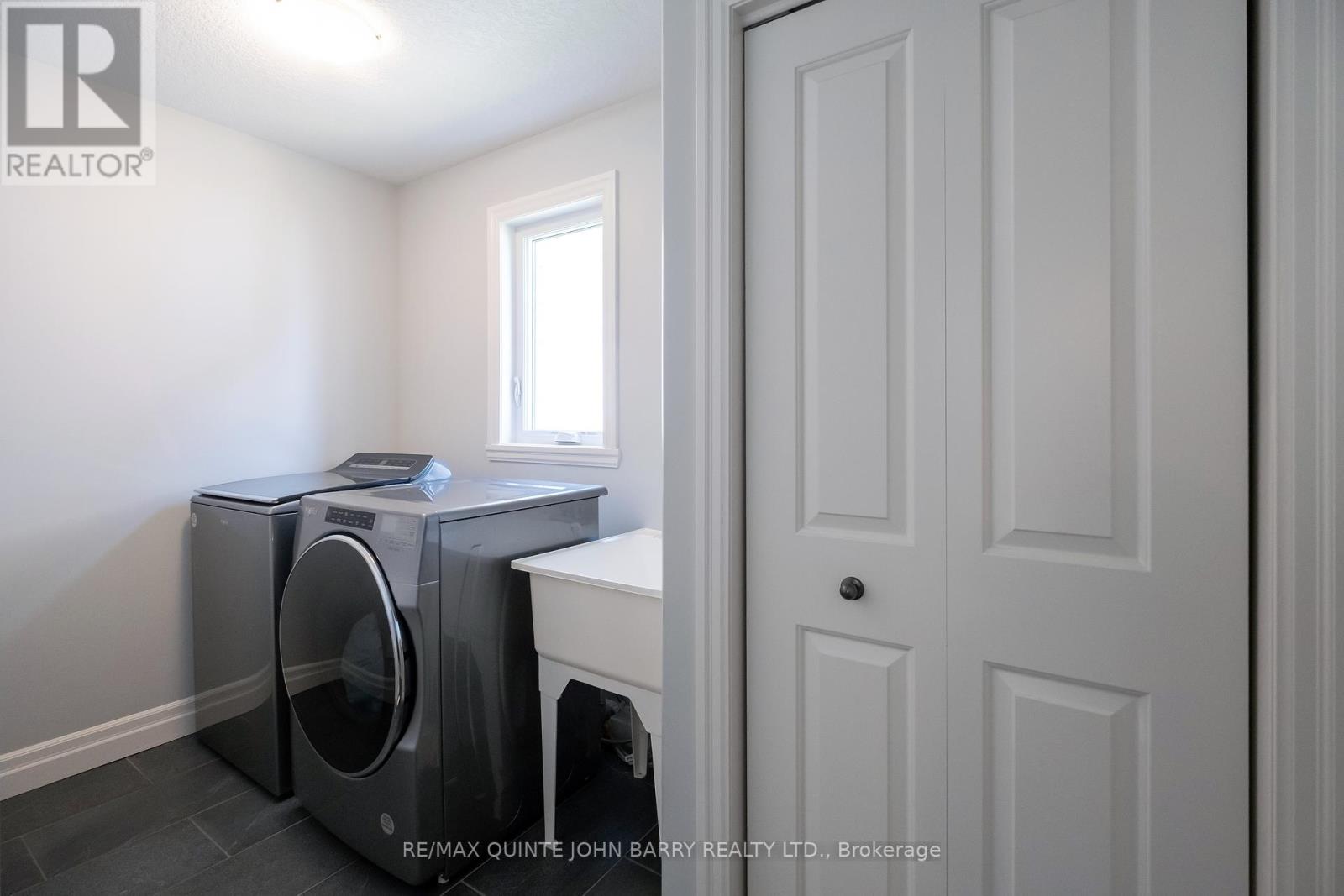 49 Lanark Drive, Belleville (Belleville Ward), Ontario  K8N 0G8 - Photo 16 - X12219094