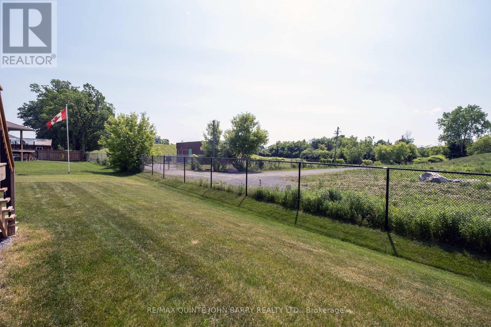 49 Lanark Drive, Belleville (Belleville Ward), Ontario  K8N 0G8 - Photo 38 - X12219094