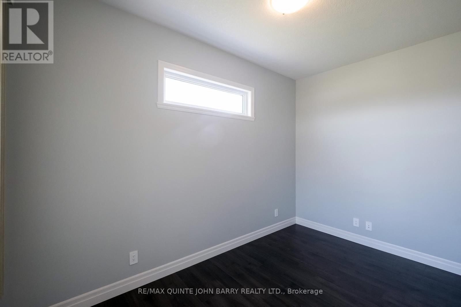 49 Lanark Drive, Belleville (Belleville Ward), Ontario  K8N 0G8 - Photo 7 - X12219094