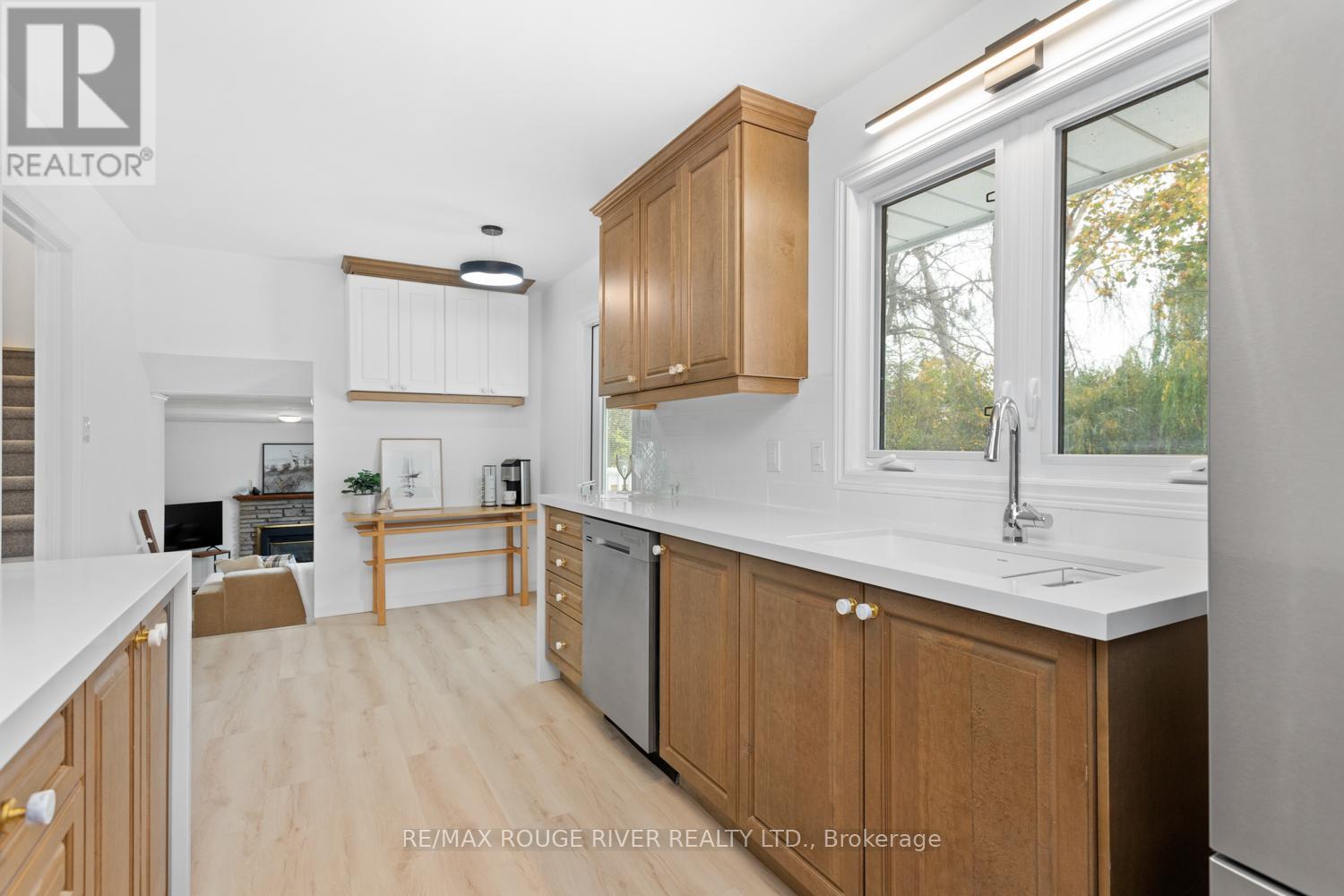 27 Keller Drive, Belleville (Belleville Ward), Ontario  K8P 4B3 - Photo 13 - X12219108