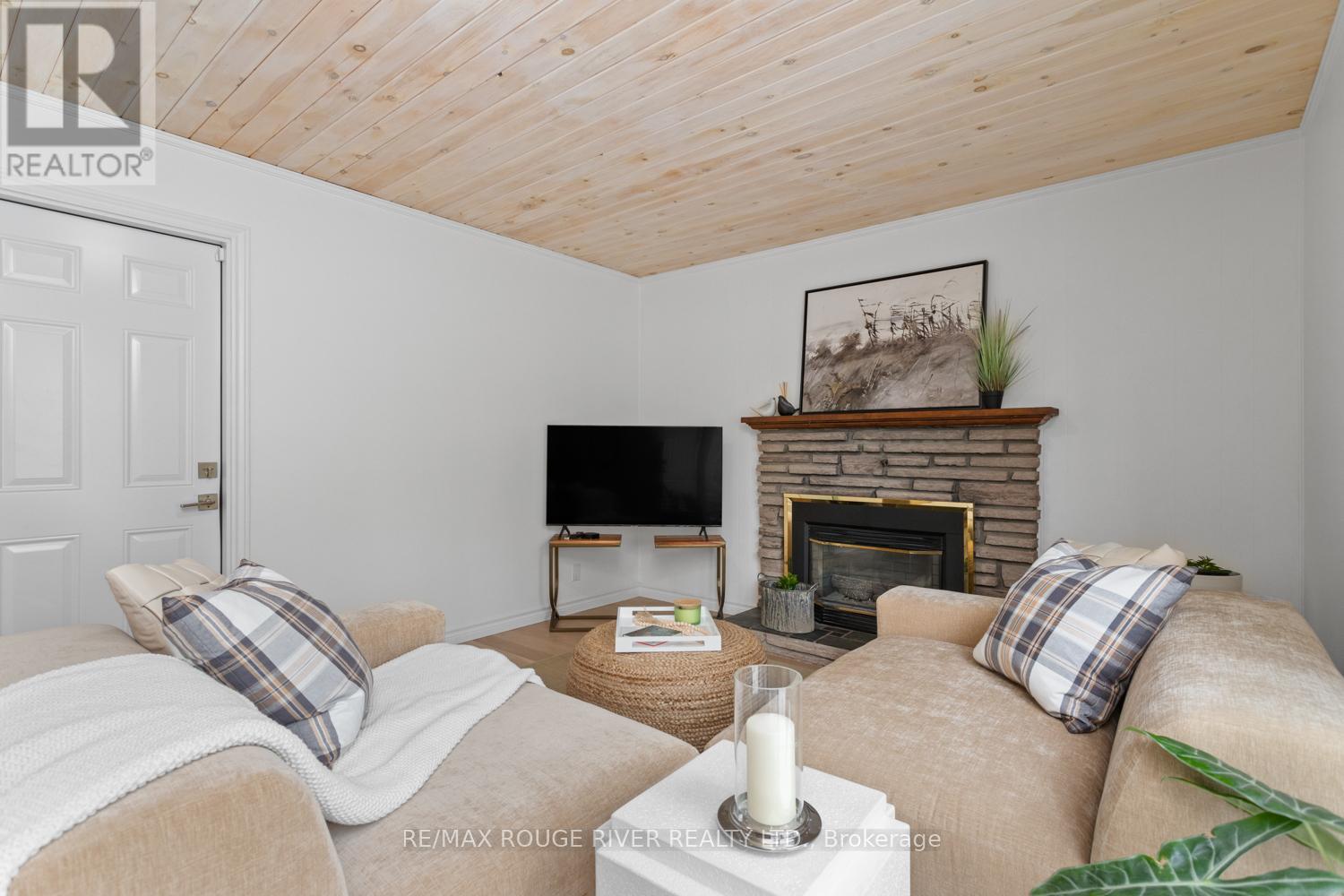 27 Keller Drive, Belleville (Belleville Ward), Ontario  K8P 4B3 - Photo 8 - X12219108