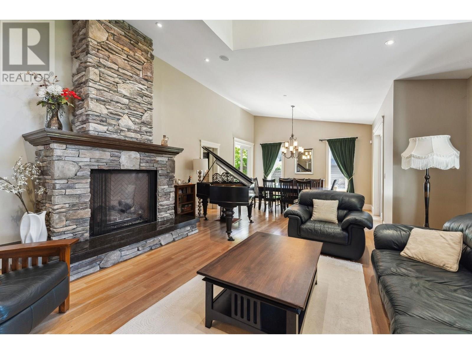 352 St. James Crescent, West Vancouver, British Columbia  V7S 1J8 - Photo 5 - R3014430