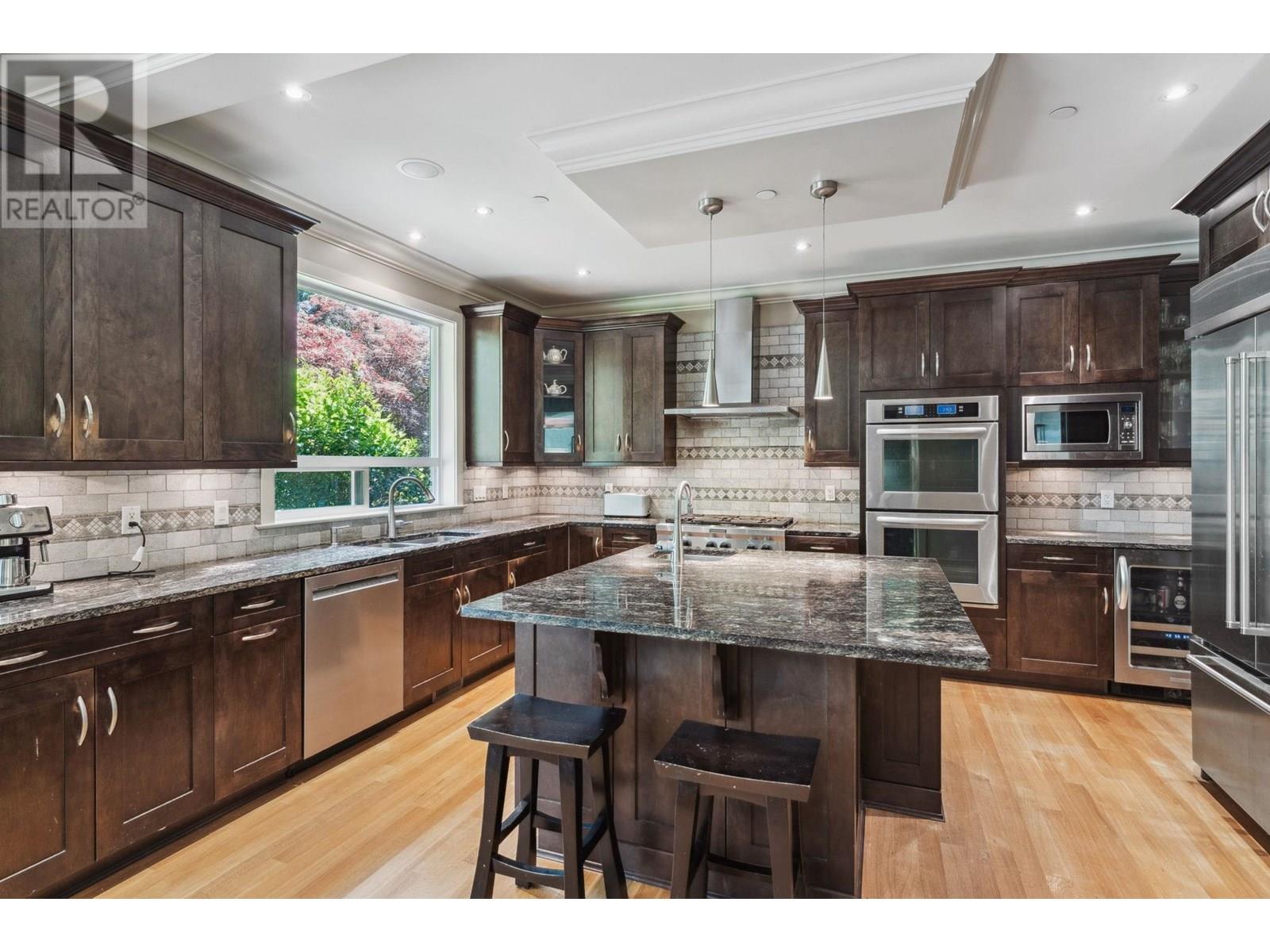 352 St. James Crescent, West Vancouver, British Columbia  V7S 1J8 - Photo 7 - R3014430