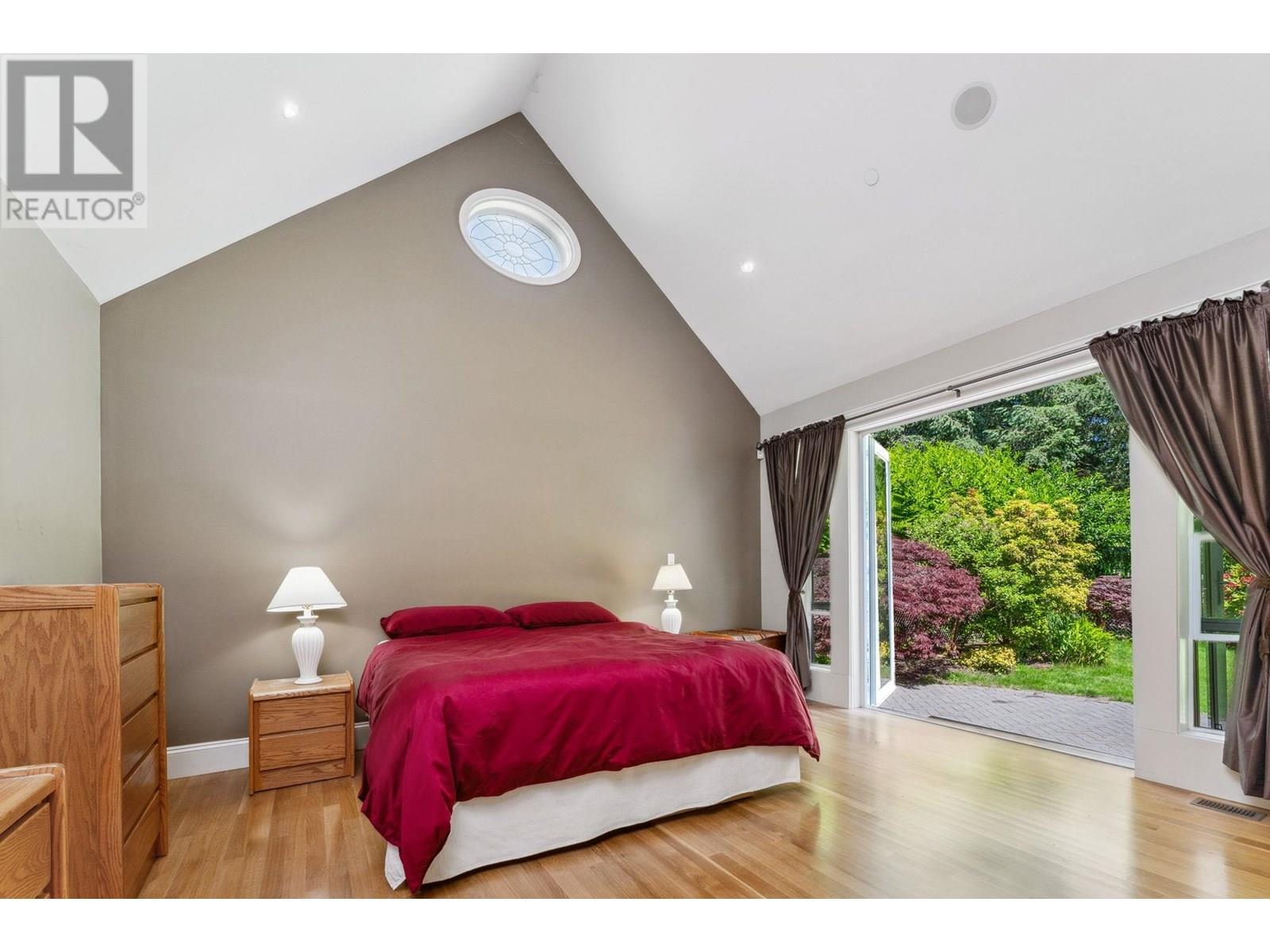 352 St. James Crescent, West Vancouver, British Columbia  V7S 1J8 - Photo 12 - R3014430