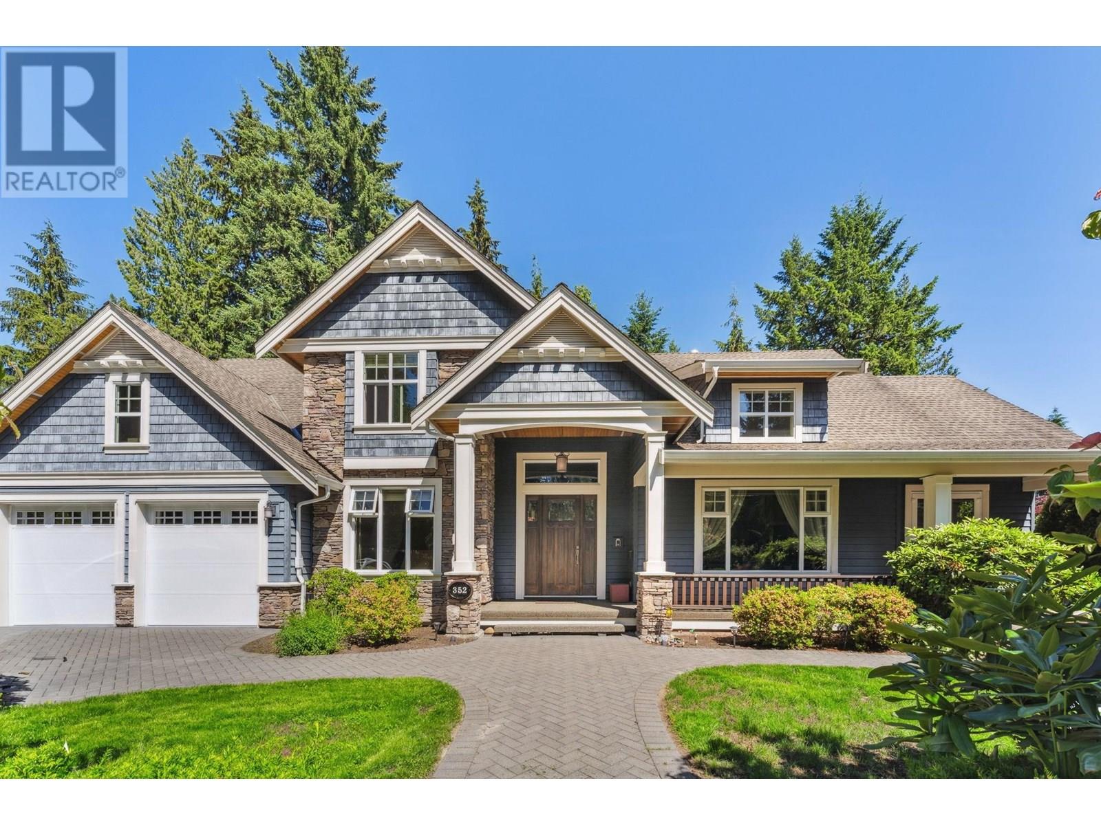 352 St. James Crescent, West Vancouver, British Columbia  V7S 1J8 - Photo 1 - R3014430