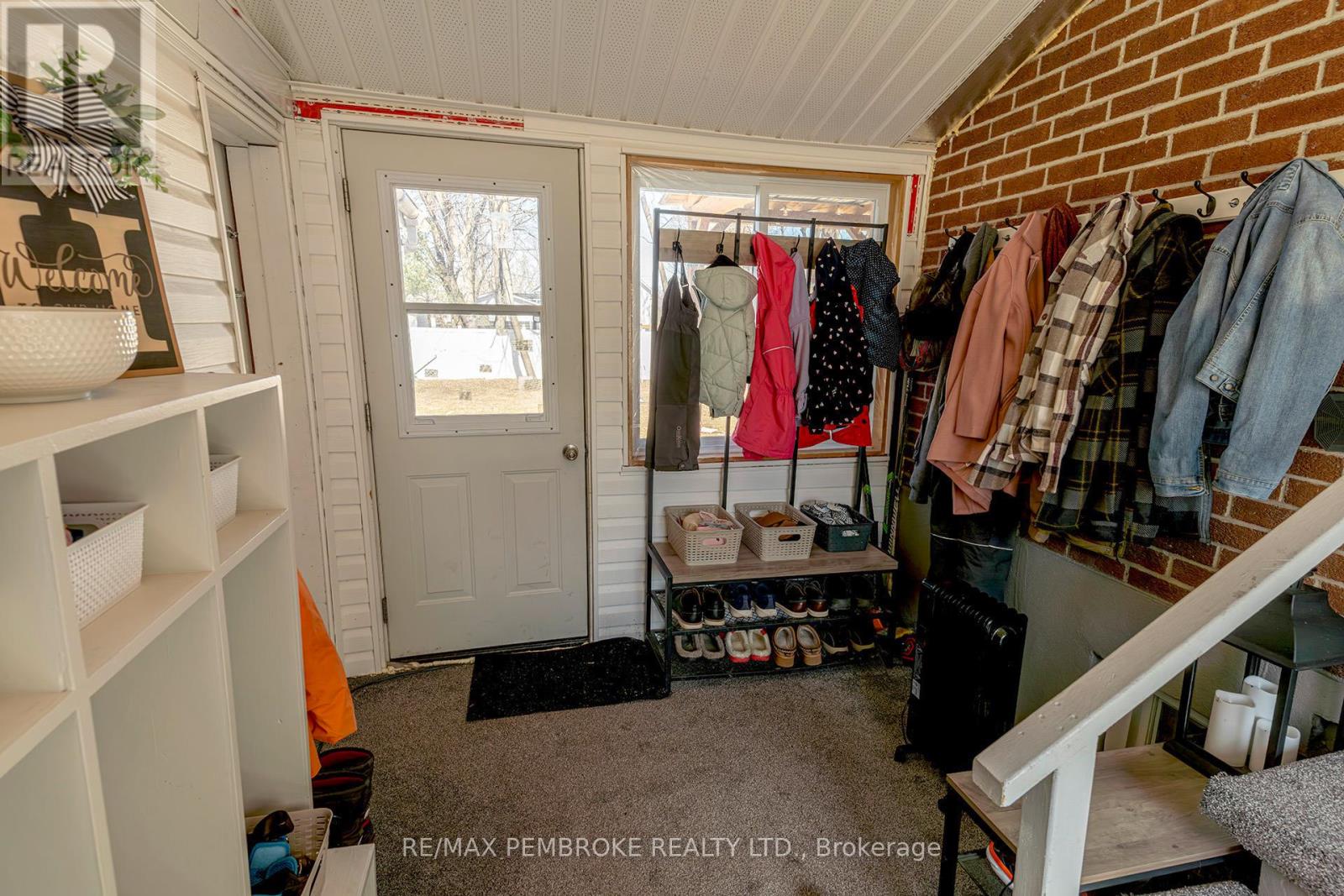 181 Morris Street, Pembroke, Ontario  K8A 2L1 - Photo 5 - X12219132