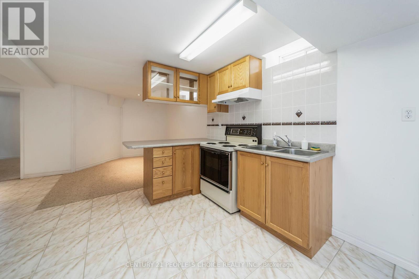 586 Matisse Place, Mississauga (Meadowvale Village), Ontario  L5W 1M2 - Photo 37 - W12218754