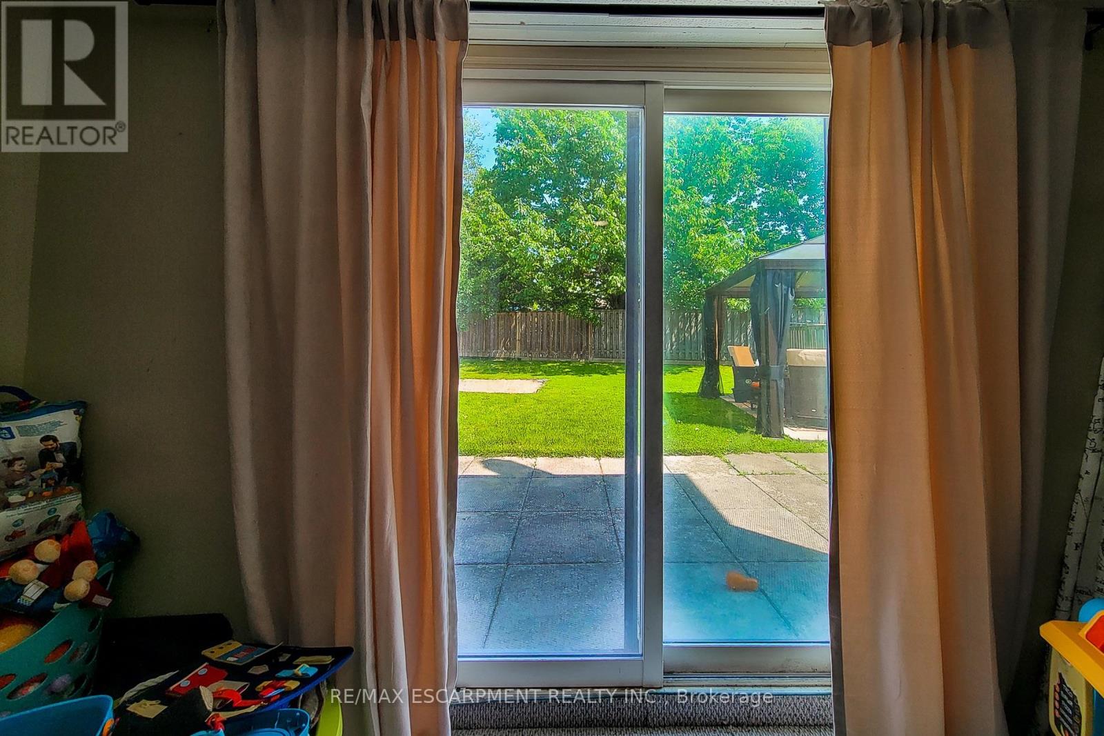 187 Wendover Drive, Hamilton, Ontario  L9C 5X6 - Photo 42 - X12217860