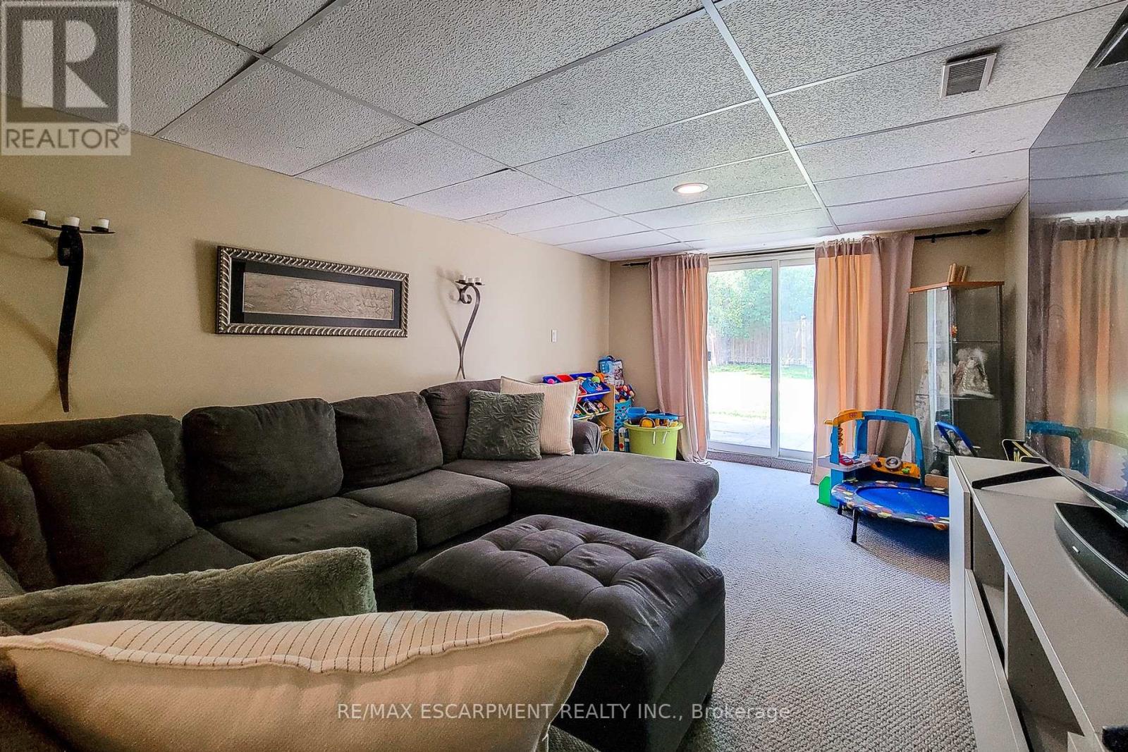 187 Wendover Drive, Hamilton, Ontario  L9C 5X6 - Photo 39 - X12217860