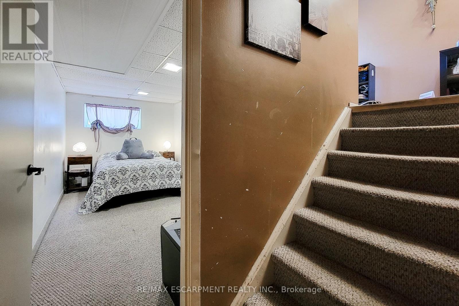 187 Wendover Drive, Hamilton, Ontario  L9C 5X6 - Photo 37 - X12217860