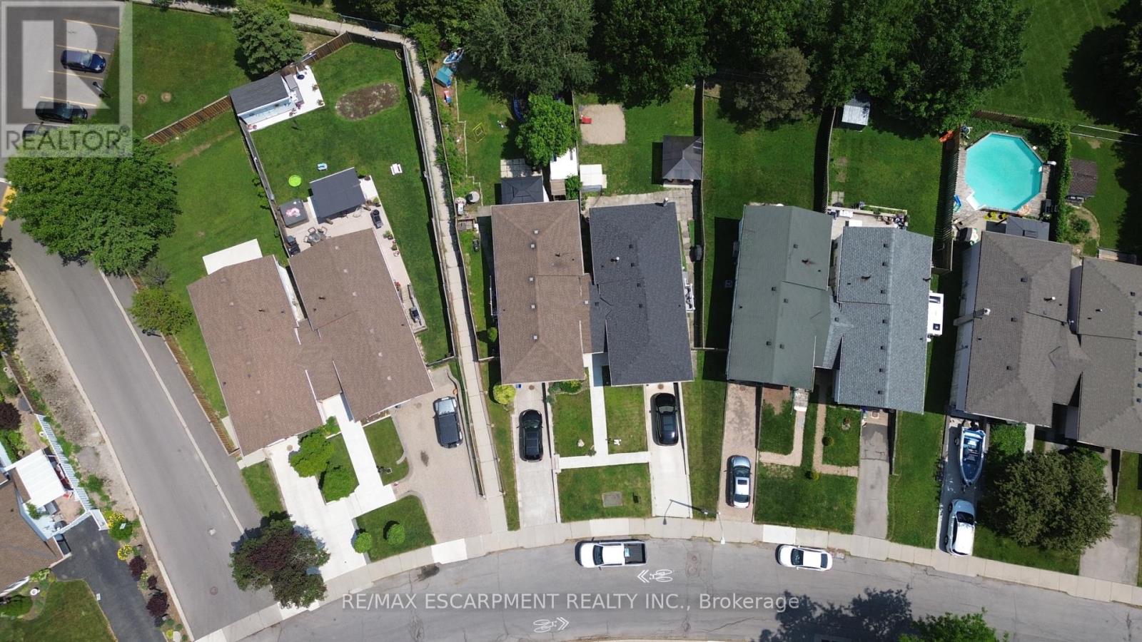 187 Wendover Drive, Hamilton, Ontario  L9C 5X6 - Photo 7 - X12217860