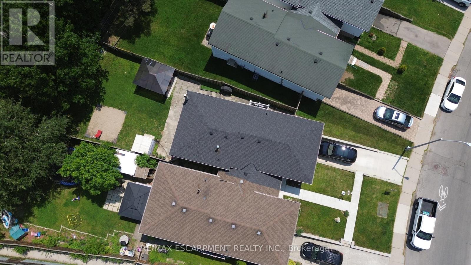 187 Wendover Drive, Hamilton, Ontario  L9C 5X6 - Photo 8 - X12217860