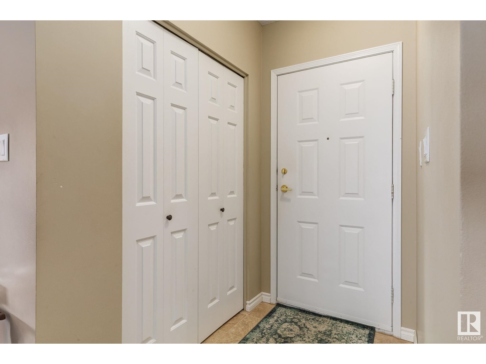 Property at 1522 54 ST NW image 2